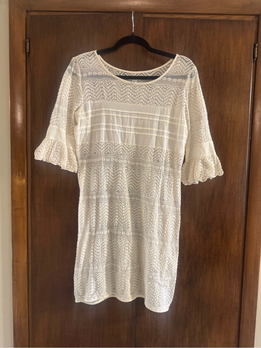 Kimchi & Blue Anthropologie Cream Lace Crochet Shift Dress with Ruffle Sleeves